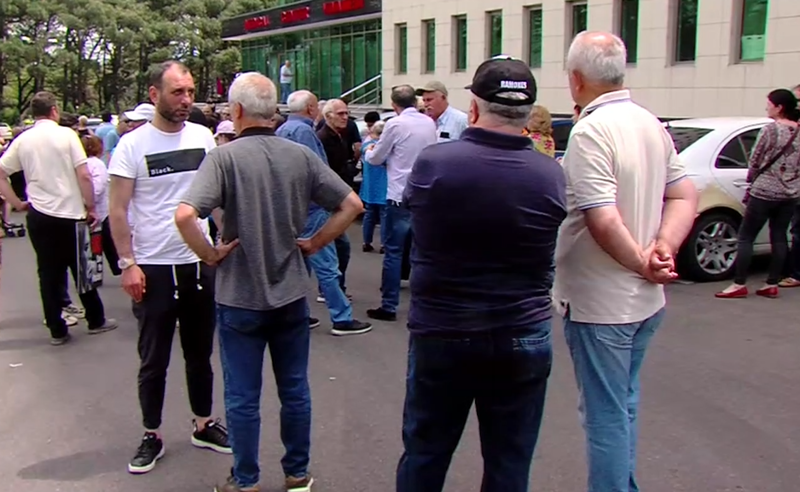 სააკაშვილის მხარდამჭერები აქციისთვის ემზადებიან - ენმ-ს წევრები "ვივა მედთან" იკრიბებიან