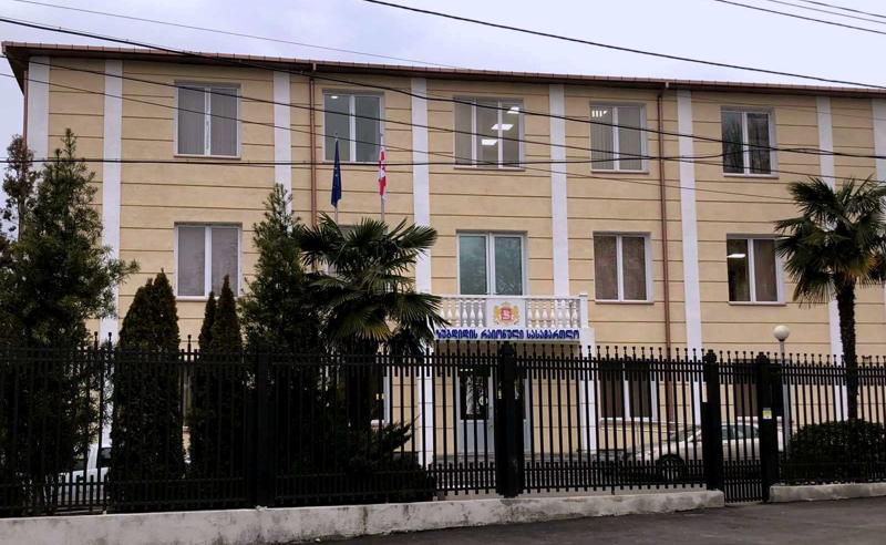 შენობაში ბომბის არსებობასთან დაკავშირებით შეტყობინება ზუგდიდის რაიონულ სასამართლოშიც შევიდა - განხორციელდა ევაკუაცია