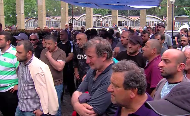 "მიწის ქვეშ შევდივართ, სიცოცხლეს ვდებთ სასწორზე" - მაღაროელების მოთხოვნები "ჯორჯიან მანგანეზს"