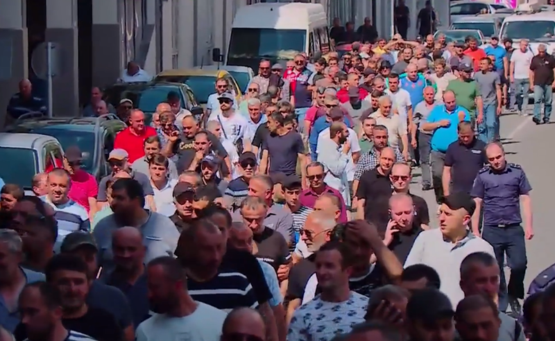 პროტესტის უკიდურესი ფორმა - ჭიათურაში გაფიცულმა მაღაროელებმა შიმშილობა დაიწყეს