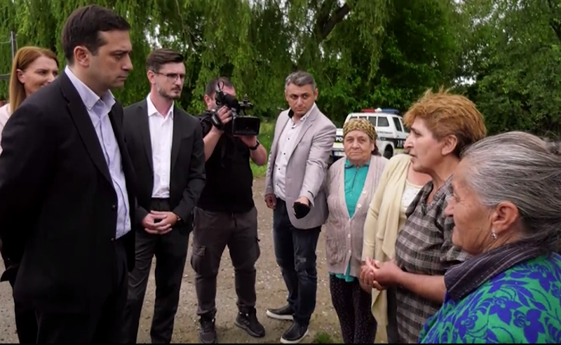 "ოცნება" აგვისტოს ომის შედეგად უსახლკაროდ დარჩენილებს სახლებს შერჩევით უშენებს - ვინ მიითვისა დევნილების ფული? 