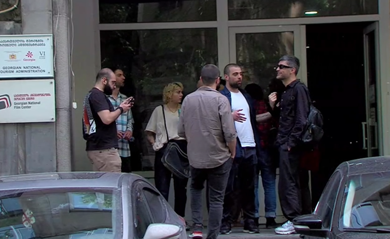 "არ დავუშვებთ თავისუფალი კუნძულის მოსპობას" - პროტესტის მეხუთე დღე კინო ცენტრში