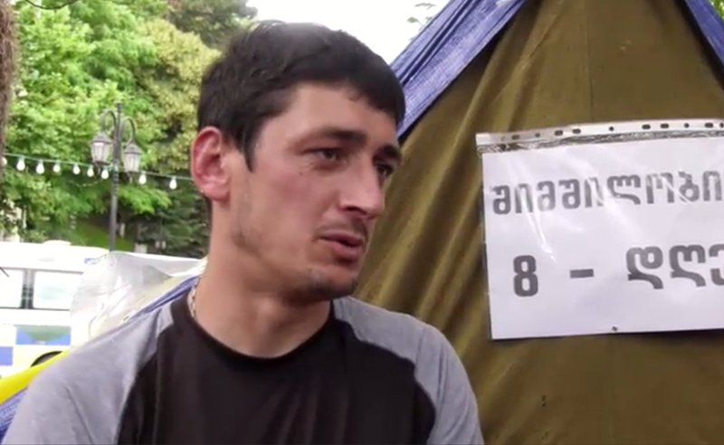 თბილისის გარდა პროტესტის ეპიცენტრად ჭიათურა რჩება - მერიის შენობასთან კარვებია გაშლილი 