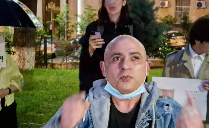 ლაზარე გრიგორიადისის მამამ თვალი და პირი ამოიკერა