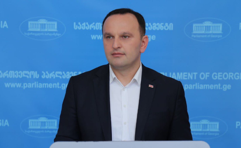 მანჯგალაძე თალაკვაძეს: ეს თქვენ ლოცულობდით პუტინის გამარჯვებისთვის, ჩვენ რუსეთის დამარცხებას ვგულშემატკივრობდით