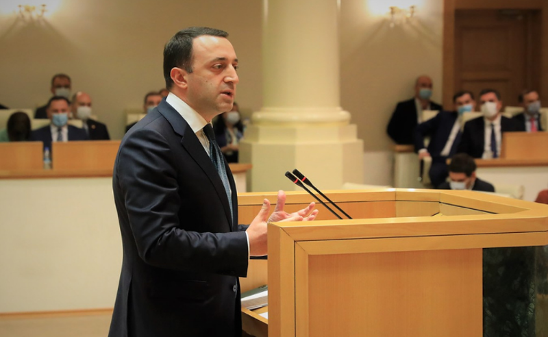 ხმაურიანი სხდომის მოლოდინში - პრემიერი დღეს პარლამენტში წლიურ ანგარიშს წარადგენს