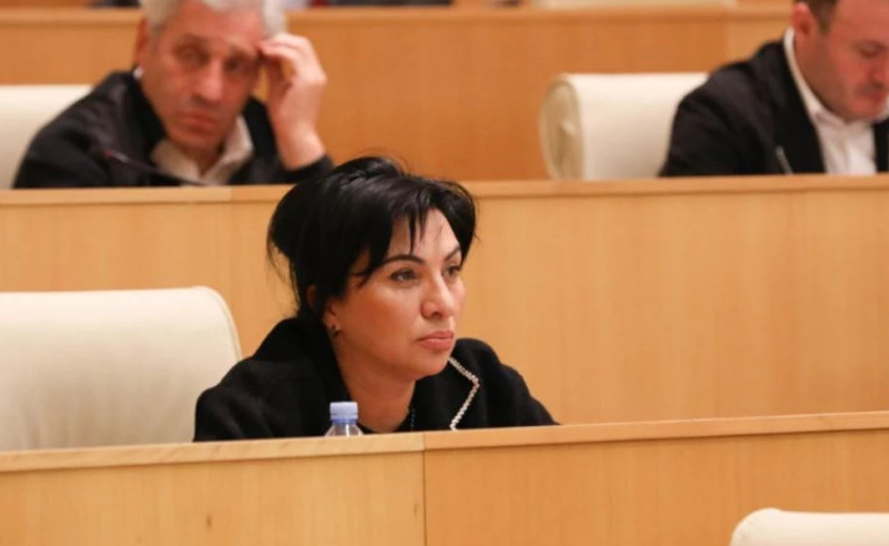 წინადადებით შემოვდივარ, როცა ეს რადიკალური ოპოზიცია ლაპარაკობს, სტრიმზე +18 დაედოს -  ზავრადაშვილი პრემიერს