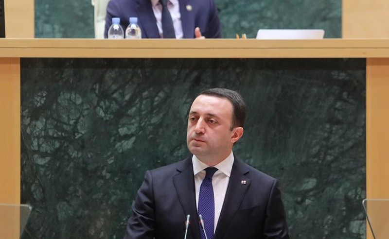 პრემიერი ჰომოფობიური განცხადების კვალდაკვალ "ლგბტ პროპაგანდის" კანონმდებლობით მოწესრიგებაზე ალაპარაკდა