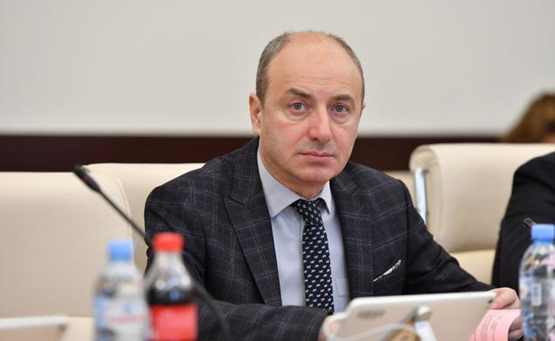 მაჭარაშვილი ჟურნალისტებს: "შავი ხვრელი სიზმარია, წყალს გაატანეთ" 