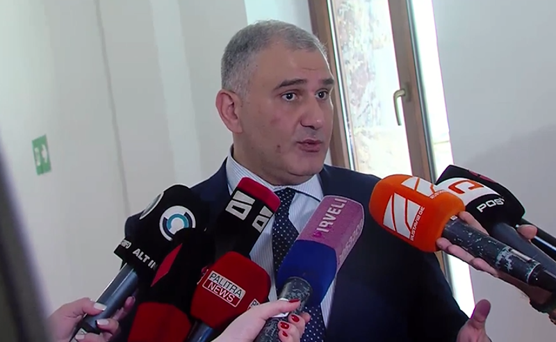 "პატარა ჩოჩქოლი იყო და ამას მოჰყვა ღილის შემოწყვეტა" - სარჯველაძე რაქვიაშვილთან დაპირისპირებაზე
