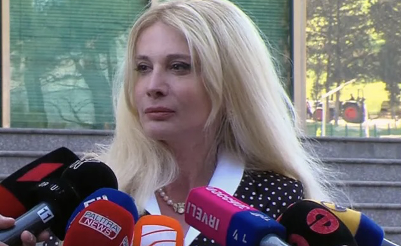 რამდენად სწორია, კლინიკის წინ, სადაც უამრავი მძიმე პაციენტია, ჩაატარო პოლიტიკური მიტინგი და ბოლო ხმაზე ღრიალებდე - ნადირაძე