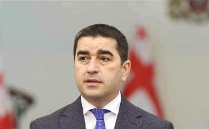 ერთადერთი, რაზეც კონსულტაციები შეიძლება გაიმართოს, ეს არის, როდის გადმოსცემს უკრაინა საქართველოს ადეიშვილს და ლორთქიფანიძეს