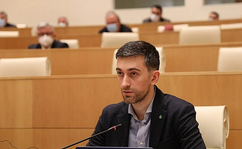 ამ ივენთზე შეიძლება, არაფერი არ მოხდეს, თუმცა ქუჩაში ვიღაცას რომ დაინახავენ საყურით და სხვანაირი ფერის თმით, იმას შეეხებიან - საბო
