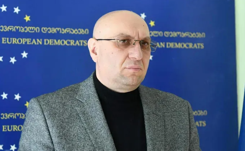 გზების გაფართოება კარასინი-აბაშიძის საუბრით დაანონსდა - დავითაია