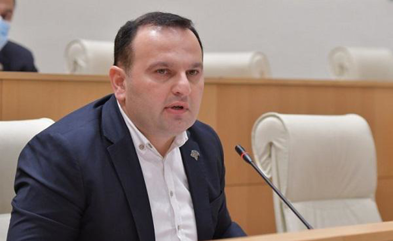 მიზანმიმართული მავნებლობა NATO-სთან დაკავშირებით - მანჯგალაძე პრემიერს აკრიტიკებს