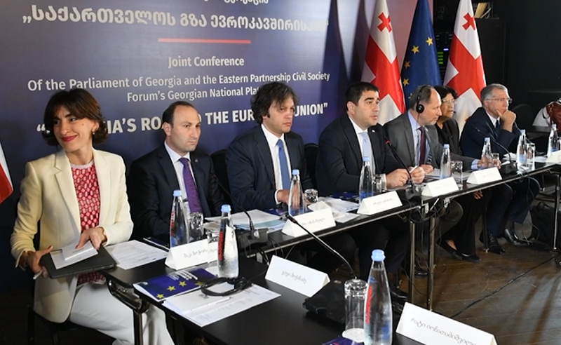 "ოცნების" ახალი მესიჯბოქსი - ხელისუფლება ამტკიცებს, რომ ევროკომისიის რეკომენდაციები ბუნდოვანია 
