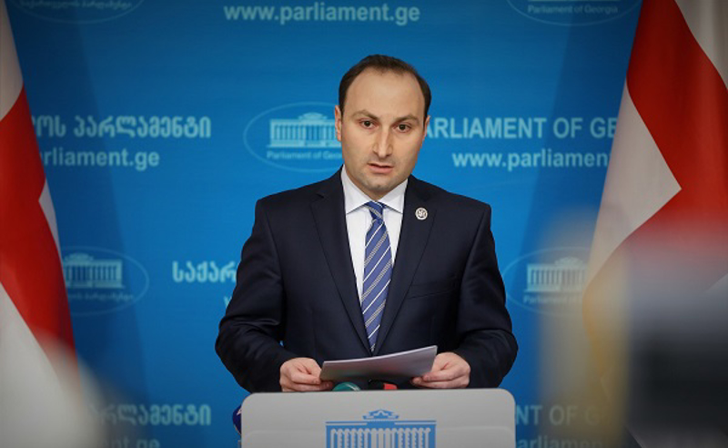 "ოცნება" აშშ-ს საელჩოს პასუხით კმაყოფილია, თუმცა მაინც განმარტებებს ითხოვს - რა განცხადება კეთდება მმართველ გუნდში