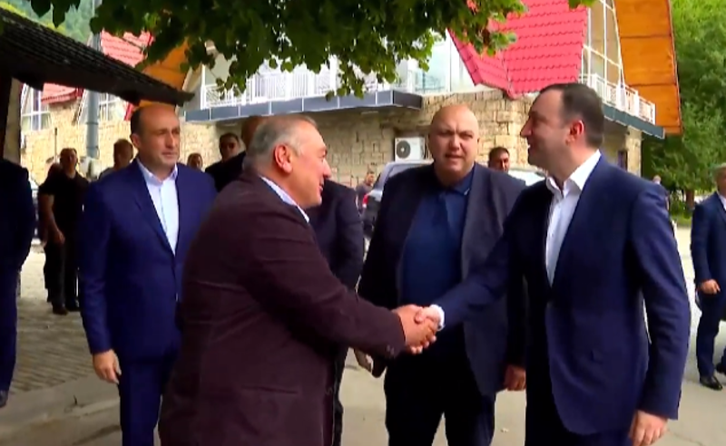 კოლოსალური ხელფასების წელი - რაში უხდის „ოცნება“ შტატგარეშე თანამშრომლებს ბიუჯეტის თანხებს?