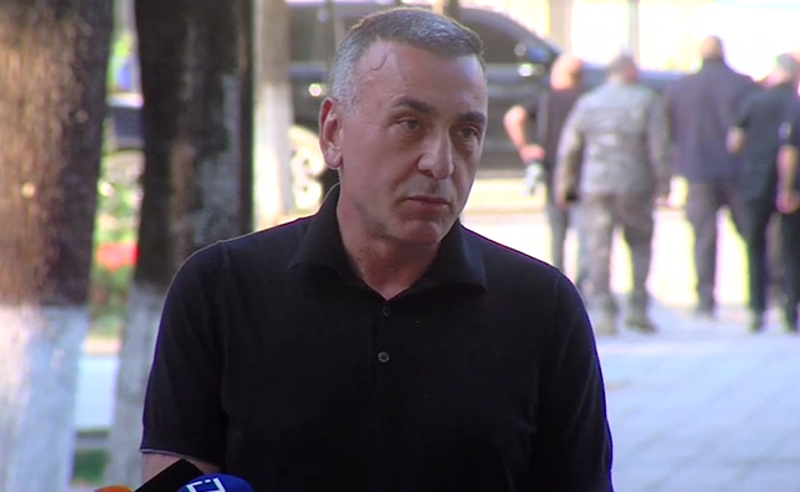 "არ ვარ კომპეტენტური" - გოჩა ენუქიძე ვერტმფრენებზე დასმულ კითხვას გაურბის