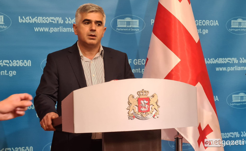 მთავრობამ ხვალ და ზეგ შეიძლება სტიქიას გადარჩენილების პასუხისმგებლობის საკითხი დააყენოს - ბოტკოველი