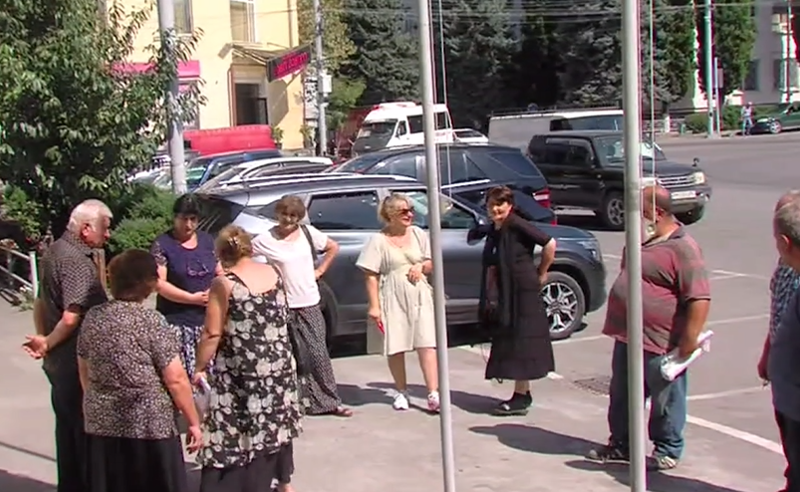უწყლოდ დარჩენილი სოფელი შველას ითხოვს - შალიკიანთკარის მოსახლეობა დილიდან ქუჩაში გამოვიდა
