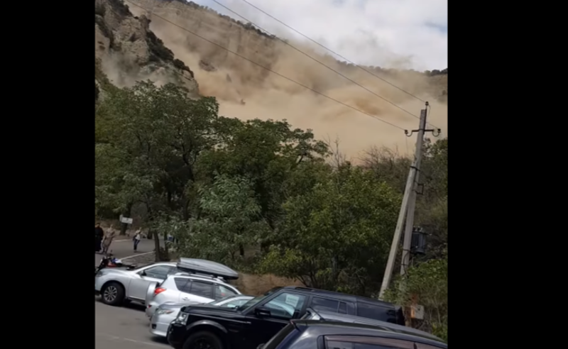 შიო მღვიმეს მონასტერთან პანიკაა - მცეთის მუნიციპალიტეტში კლდე ჩამოიშალა