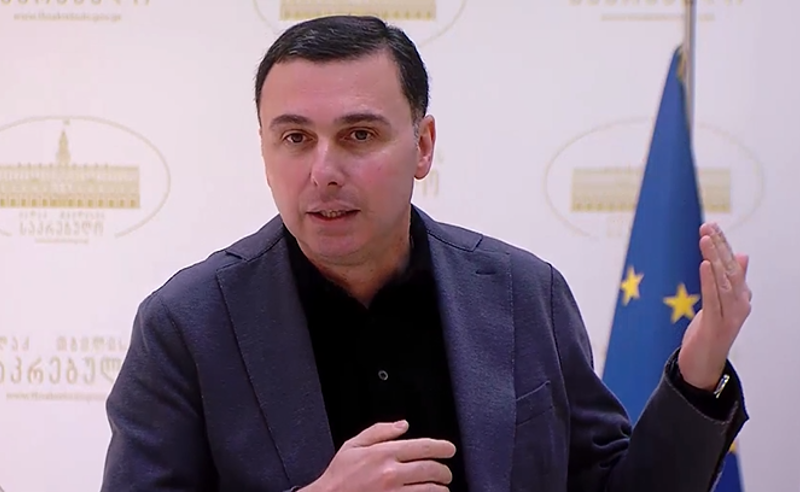 მე რომ კარებს აქეთ კომენტარს გაძლევთ, მე სხდომათა დარბაზი დატოვებული მაქვს? - საკრებულოს თავმჯდომარე