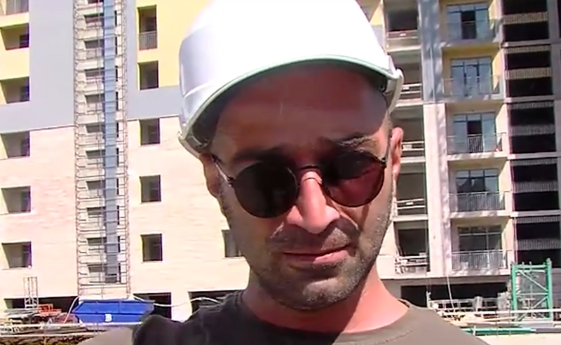 დევნილების პრობლემების გაშუქების შემდეგ,  BAUMEISTER-ის წარმომადგენელმა, "პირველის" რეპორტიორებს შეურაცხყოფა მიაყენა