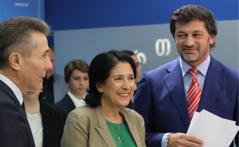 კონსტიტუციის უხეშ დარღვევას შესაბამისი რეაგირება სჭირდება - კახა კალაძე