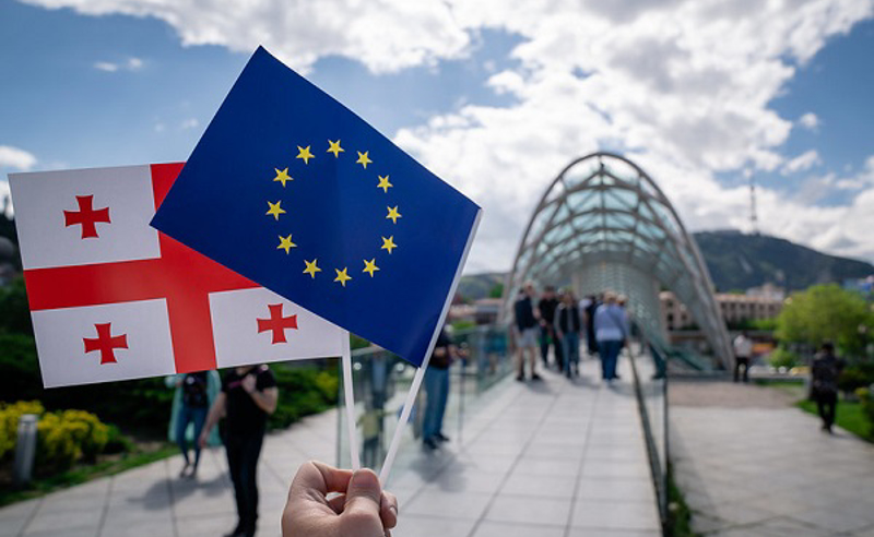 რეფერენდუმზე საქართველოს მოქალაქეთა 74% EU-ში გაწევრიანებას მხარს დაუჭერდა - EU-ის გამოკვლევა