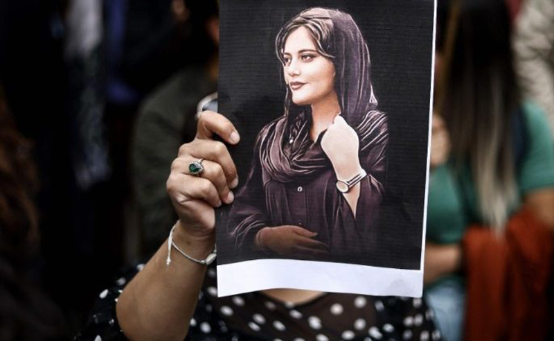 ირანში, მოკლული მაჰსა ამინის მამა დააკავეს