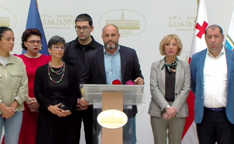 "დაისაჯონ შემსრულებლები, დამკვეთები და ორგანიზატორები" - საკრებულოს ოპოზიცია დაკავებულების გათავისუფლებას ითხოვს