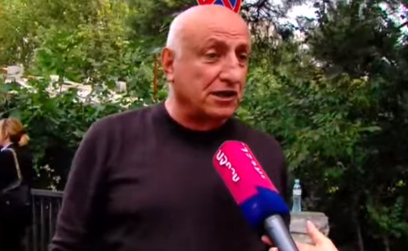 კახა კალაძეა აქ ყველაფერი, ბატკანივით რომ მოაქვს თავი - ანზორ მელია გლდანში მომხდარ თავდასხმაზე