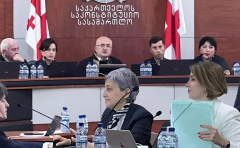 თითქოს ჩვენი პოზიციის დაკნინებას ცდილობთ! - პრეზიდენტის წარმომადგენლები მერაბ ტურავას მხრიდან თანაბარი მოპყრობას ითხოვენ