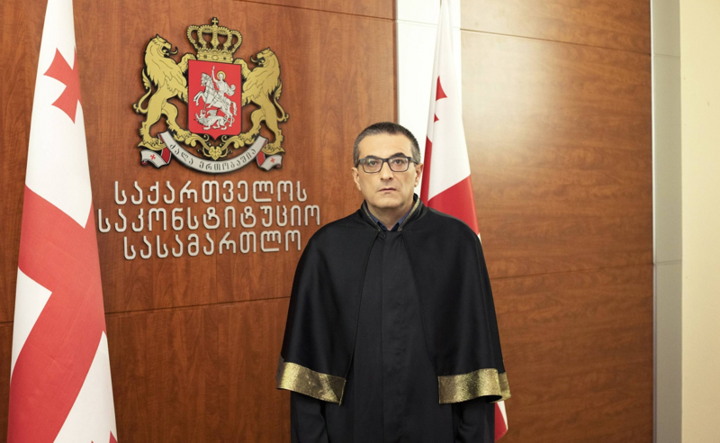 ყველაფერი ვიცი, მაგრამ ვერაფერს გეტყვით - ასე პასუხობს კვერენჩხილაძე იმპიჩმენტის საქმეზე დასმულ კითხვას