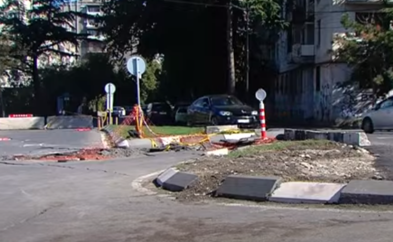  ბახტრიონის ქუჩაზე გზა ჩავვარდა - რაში გადაყარა ფული თბილისის მერიამ?