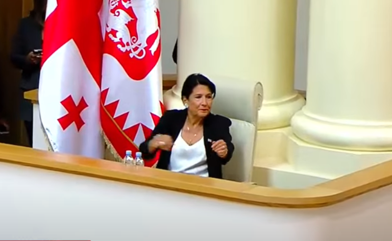 თურმე გეწყინათ, პატარა კაცებად რომ მოგიხსენიეთ, დაელოდეთ, რა ტერმინებით შეგამკობენ თქვენივე შვილები - ზურაბიშვილი "ოცნებას"