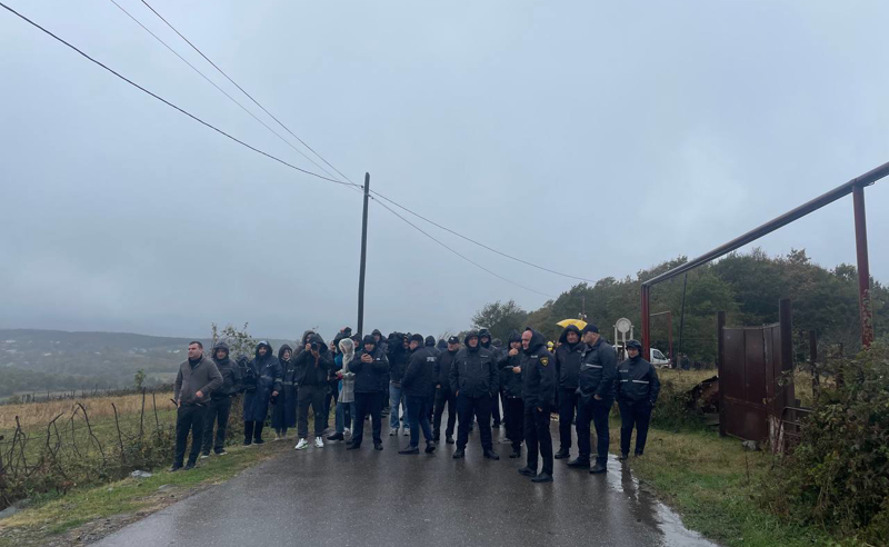 პოლიციამ ჟურნალისტებს ჭორვილამდე მისასვლელი გზა გადაუკეტა