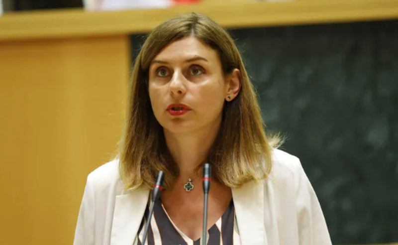 ბოდიში მოვისმინე, რომელიც არაფერში წერია, თანამდებობა უნდა დატოვოს - აქუბარდია
