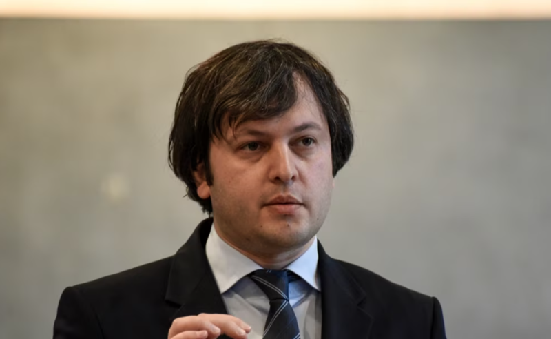 "კაცი დეპუტატები ოპოზიციიდან იფარებენ ქალ დეპუტატებს, კაცები რომ ჩუმად არიან, ეს მათი სისუსტეა"- კობახიძე
