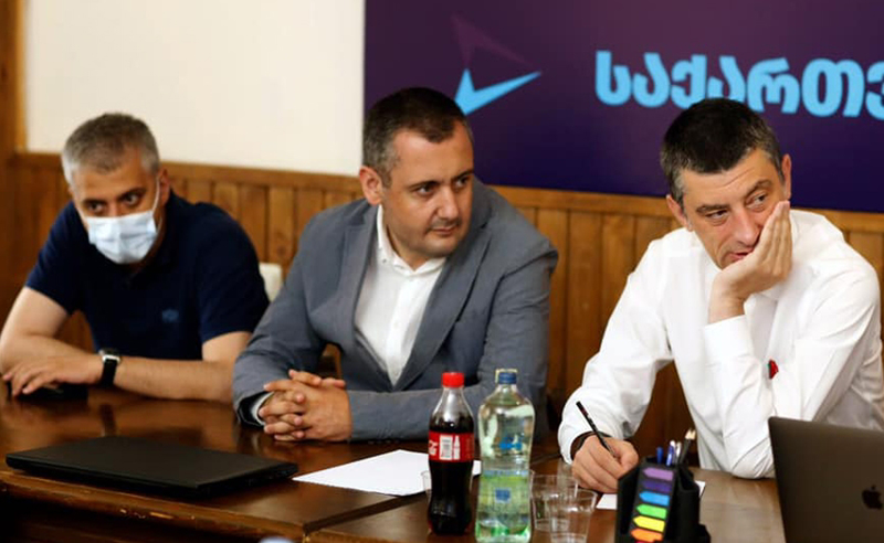 "მთავარმა თაღლითმა და მოღალატე გახარიამ არაერთ ადამიანს აუბნია თავგზა" - ცეცხლაძე პარტია "საქართველოსთვის" ტოვებს