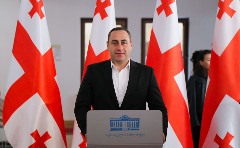 ჯერ ერთი პალატა ვერ ვაქციეთ ხალხის სამსახურში და ახლა მეორე პალატა დავიმატოთ ზემოდან - ვაშაძე