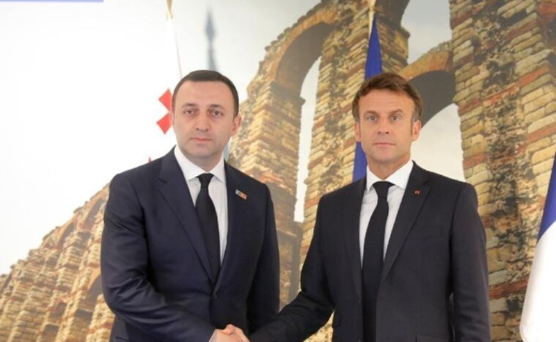 პრემიერი ღარიბაშვილი მაკრონთან შესახვედრად გაემგზავრა