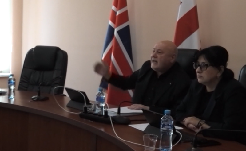 გინტურის მისამართით გაკეთებული განცხადების გამო, გორის საკრებულოს თავმჯდომარე ბოდიშს არ იხდის - დაპირისპირება სხდომაზე
