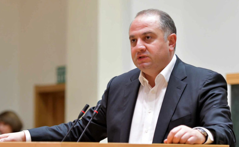 აუცილებელი გახდა კონკრეტული განმარტებების გაკეთება, რომ ე.წ. პრეზიდენტის განცხადებები არ შეესაბამება იმ სულისკვეთებას, რაც სახელმწიფოს გააჩნია ჩინეთთან - ჩიქოვანი
