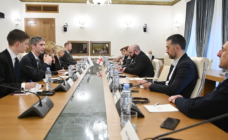 გადამწყვეტი არჩევნები და თამაზ გინტურის მკვლელობა - პარლამენტში ეუთოს საპარლამენტო ასამბლეის პრეზიდენტი ოპოზიციას ხვდება