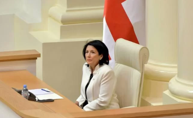 ქართული კულტურისთვის შეუთავსებელი, უღირსი და სამარცხვინო საქციელი - პრეზიდენტი ქალი დეპუტატების შეურაცხყოფაზე