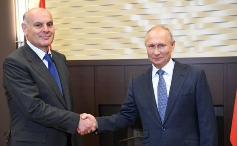 ოკუპირებულ ბიჭვინთაში პუტინი რეზიდენციებს მოაწყობს - ბჟანია ადასტურებს, რომ შენობები რუსეთს საკუთრებაში გადაეცემა
