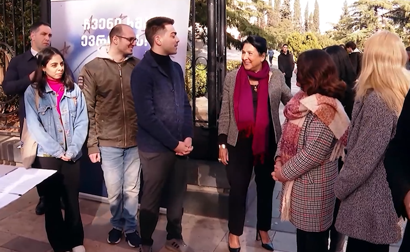 "შენი ხმა ევროპას" - მზადება მარშისთვის და პრეზიდენტისთვის სტუდენტებთან შეხვედრის ხელშეშლა