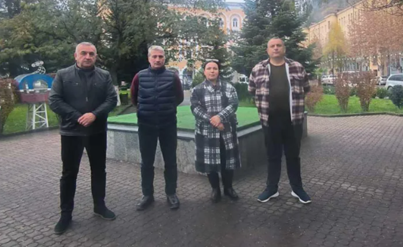ჭიათურის საკრებულოს ფრაქცია „ნაციონალური მოძრაობა“ ხუთმა წევრმა დატოვა